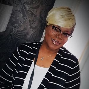 Meet your Posher, Cassandra